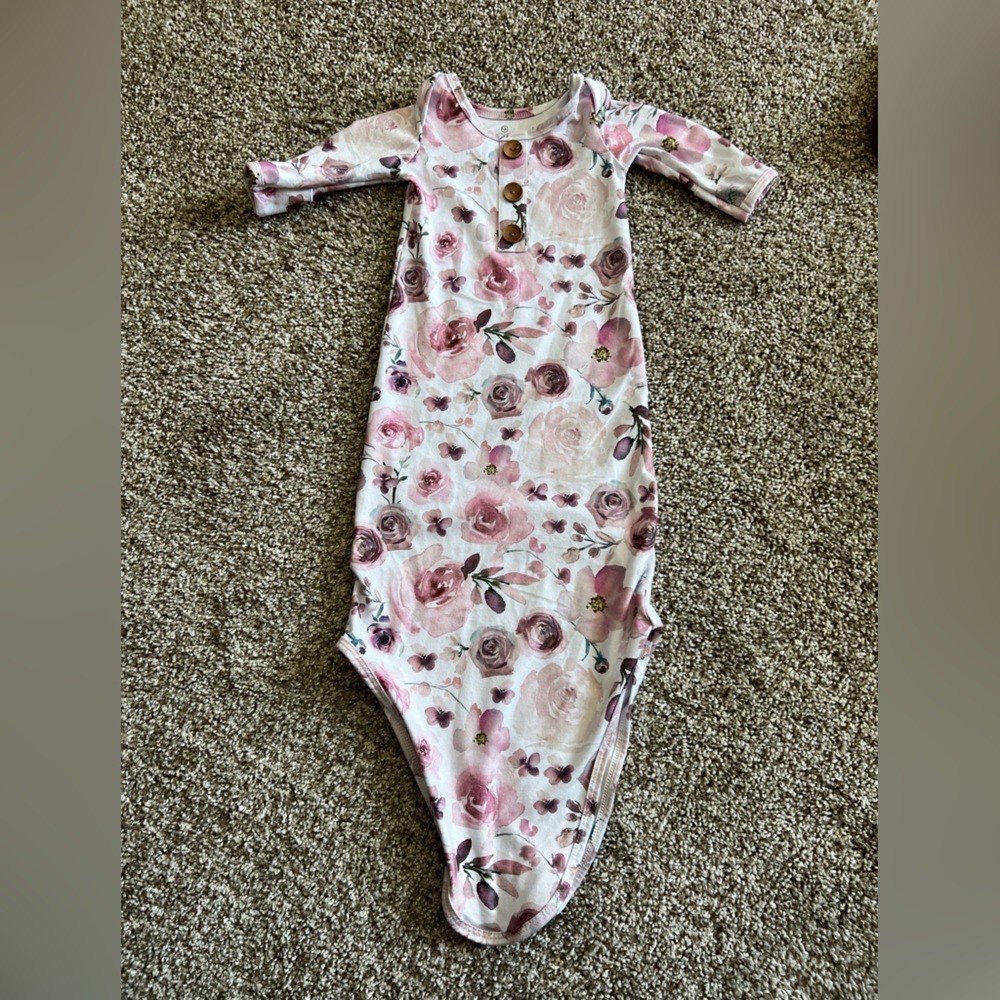 Newborn Baby Knot Gown